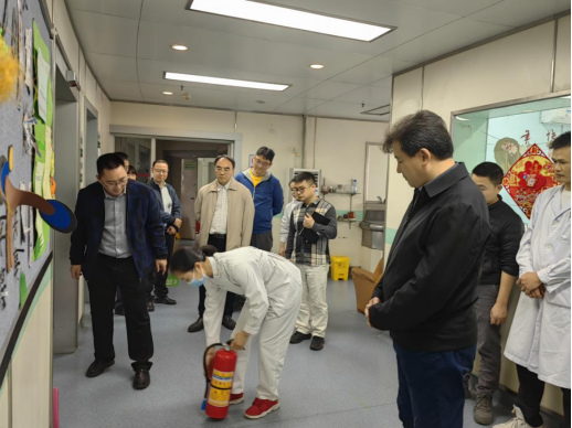 广州市残联党组书记、理事长刘成勇到康复中心开展节前慰问和安全生产检查工作 （清洁版定稿)382