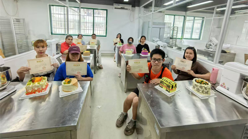 2025年广州市残疾人裱花培训班圆满结业A355